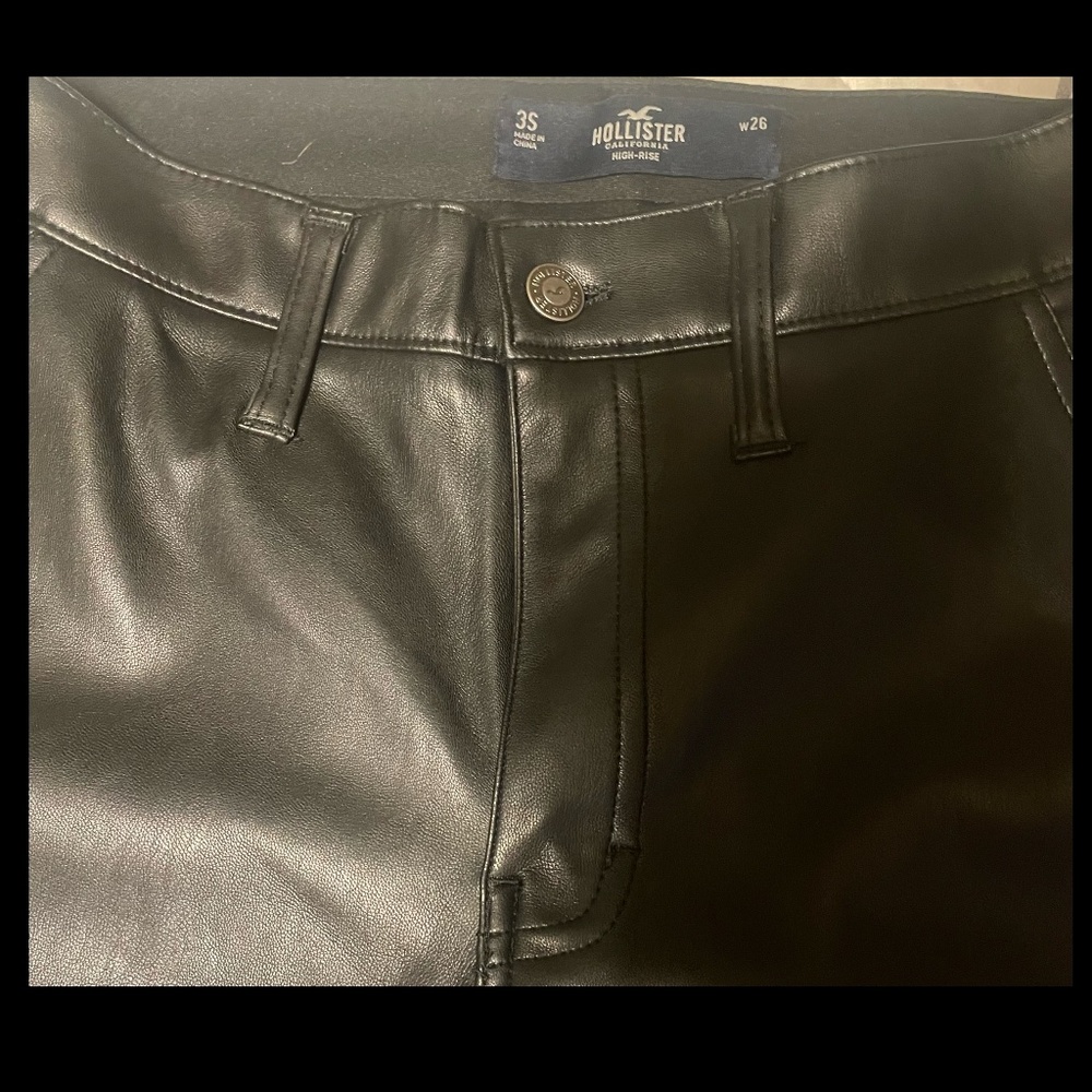 Hollister high-rise vegan leather pants black 3s/26w